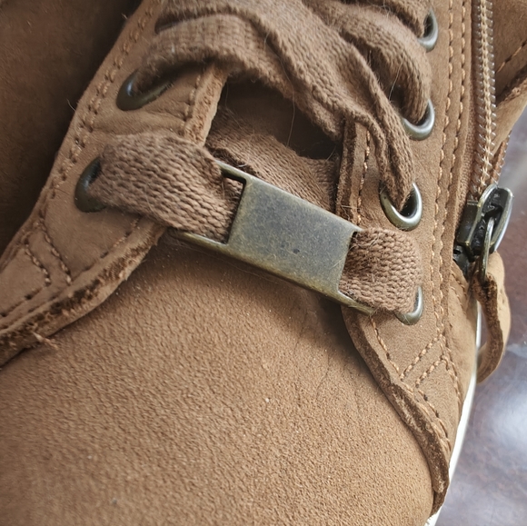 UGG boots nwot - Picture 9 of 14